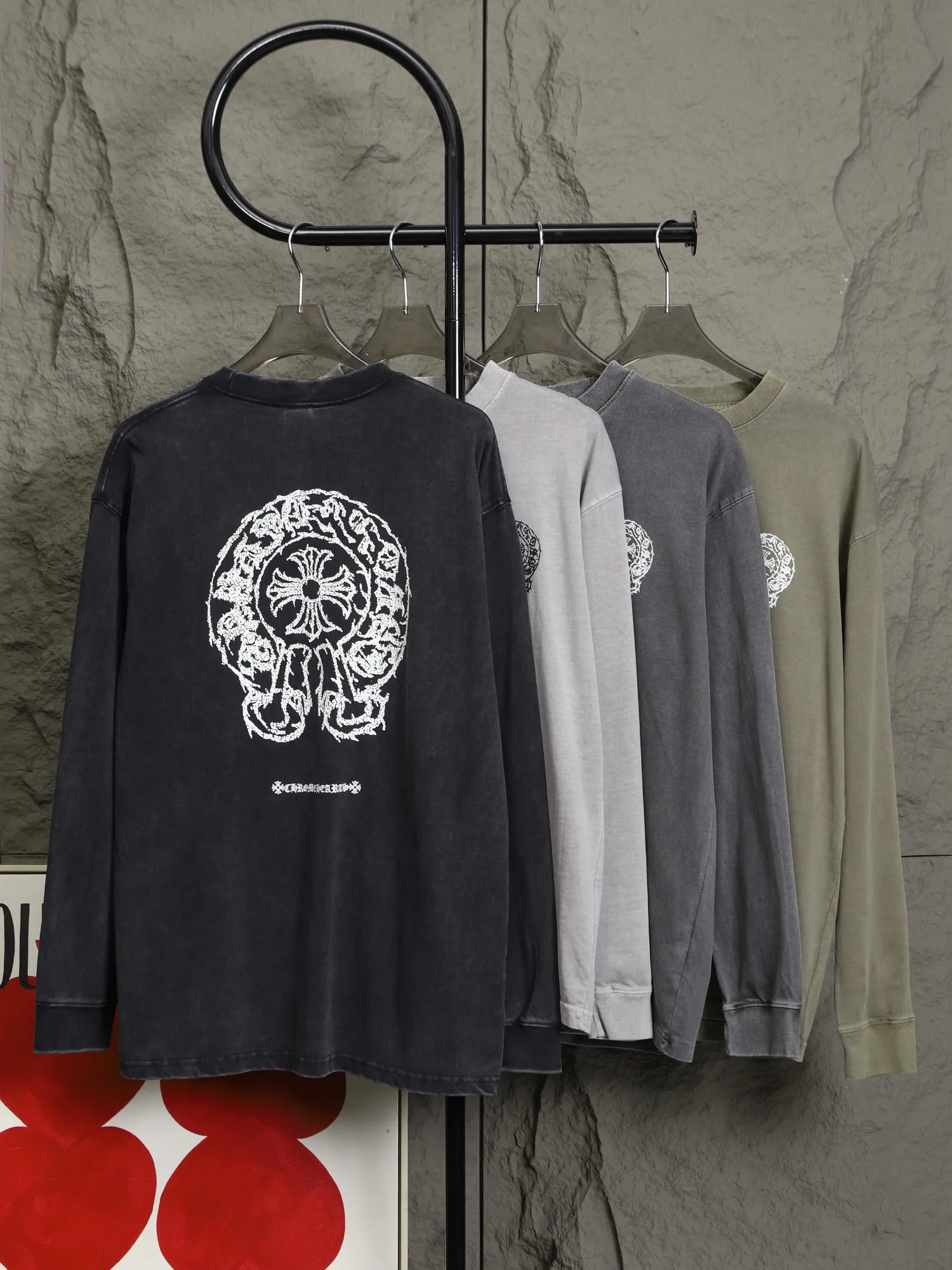 🅿️280 High-quality 25803 2025 early autumn new release🔥 Croxin washed distressed disc length T, 270g high weight double yarn plain fabric, and both the fabric and the garment have been washed, which is equivalent to two washing processes to prevent shrinkage.